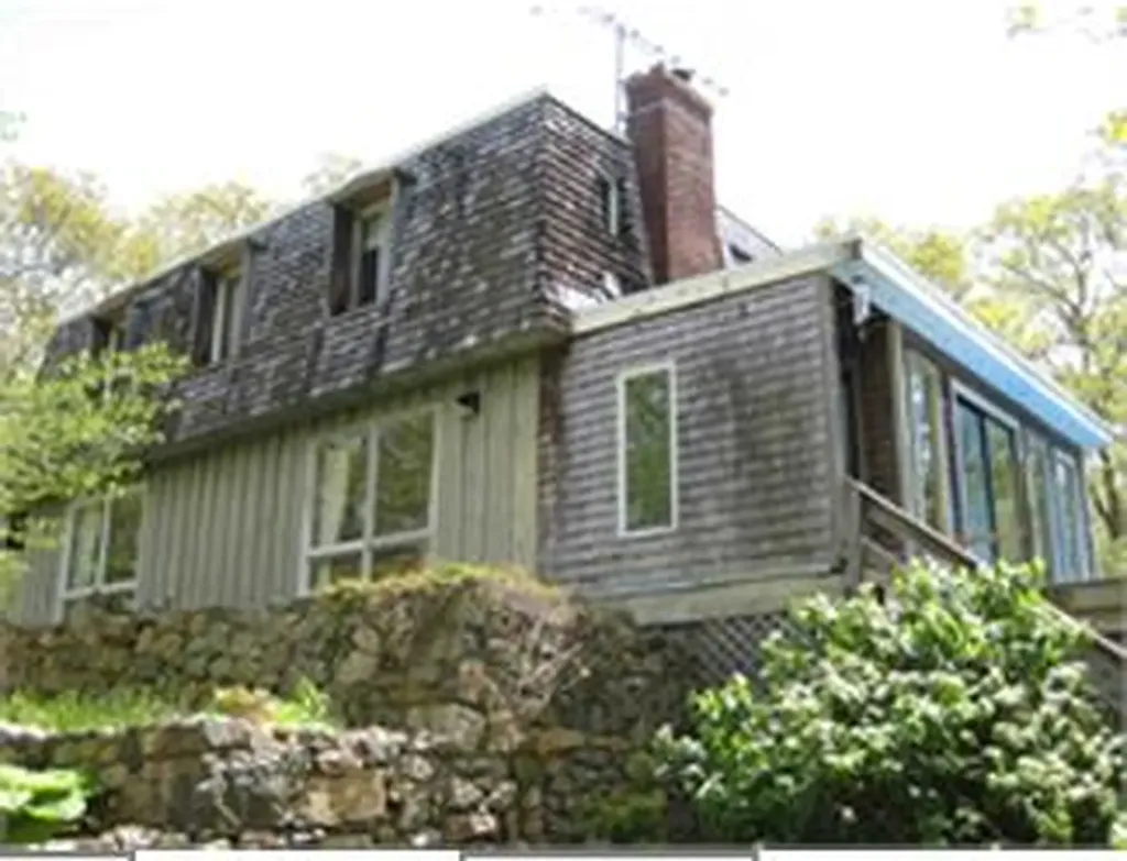 84 Sumner Circle West Tisbury MA 02568