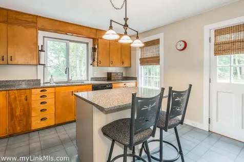 986 State Road West Tisbury MA 02575