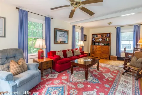 986 State Road West Tisbury MA 02575