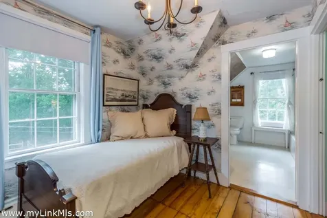 986 State Road West Tisbury MA 02575