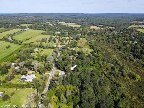 986 State Road West Tisbury MA 02575