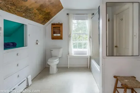 986 State Road West Tisbury MA 02575