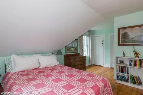 986 State Road West Tisbury MA 02575