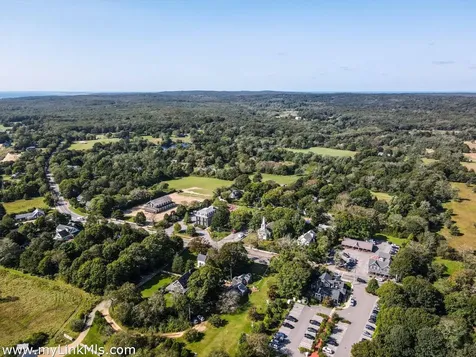 986 State Road West Tisbury MA 02575