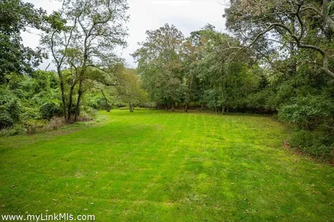 986 State Road West Tisbury MA 02575