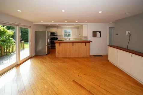19 Renear Street Vineyard Haven MA 02568