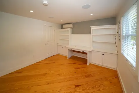 19 Renear Street Vineyard Haven MA 02568