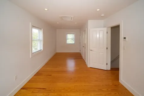 19 Renear Street Vineyard Haven MA 02568