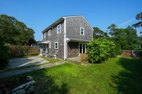19 Renear Street Vineyard Haven MA 02568