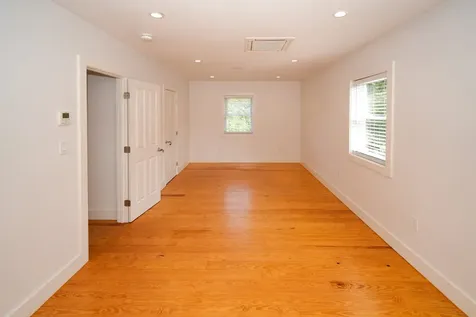 19 Renear Street Vineyard Haven MA 02568