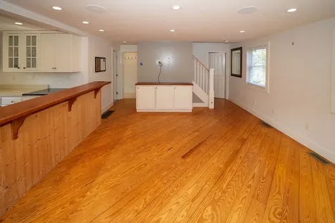 19 Renear Street Vineyard Haven MA 02568