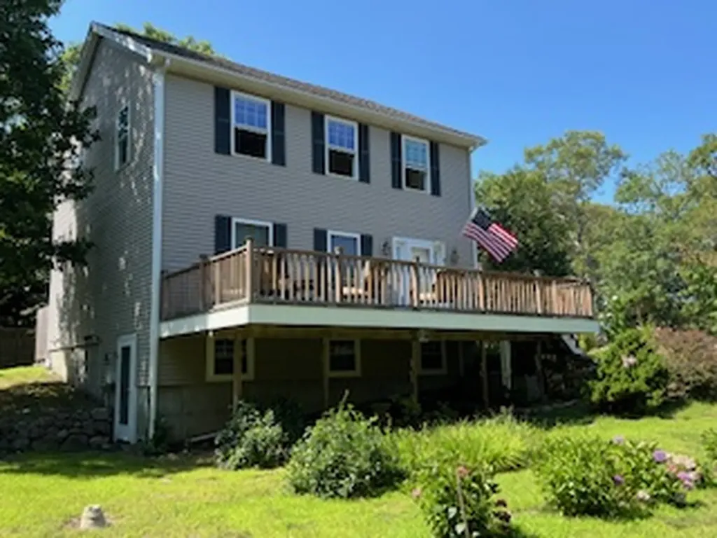 10 Nunes Way Oak Bluffs MA 02557