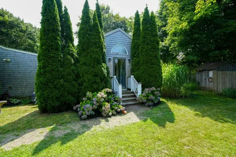14 Forest Hill Avenue Oak Bluffs MA 02557