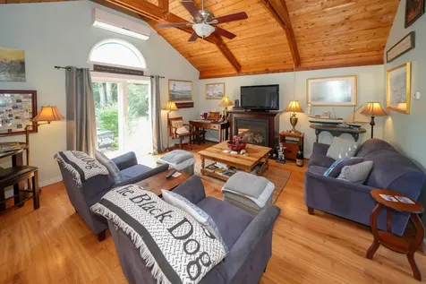 14 Forest Hill Avenue Oak Bluffs MA 02557