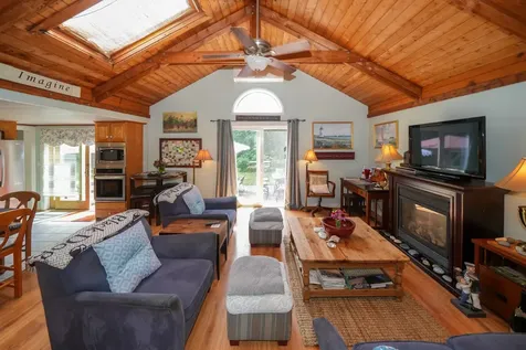14 Forest Hill Avenue Oak Bluffs MA 02557