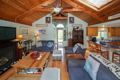 14 Forest Hill Avenue Oak Bluffs MA 02557