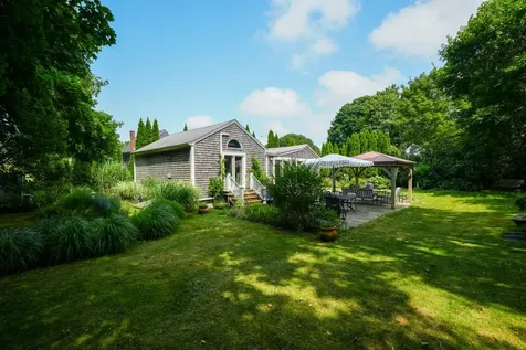 14 Forest Hill Avenue Oak Bluffs MA 02557