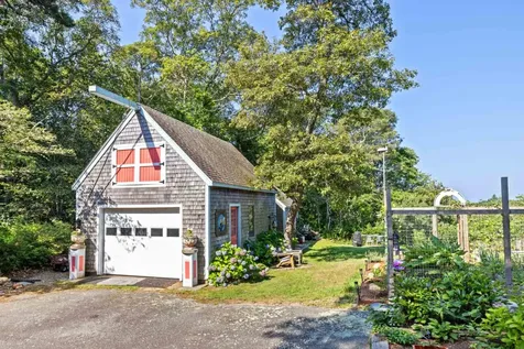 47 Stone Bridge Road West Tisbury MA 02575