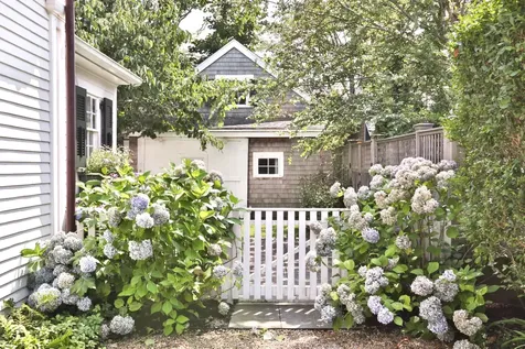 18 Pent Lane Edgartown MA 02539