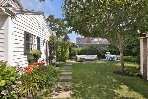 18 Pent Lane Edgartown MA 02539