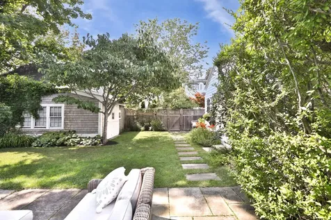 18 Pent Lane Edgartown MA 02539