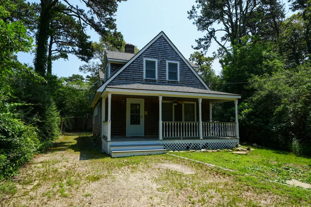46 Towanticut Avenue Oak Bluffs MA 02557