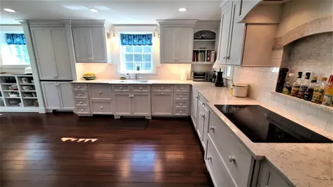 966 Main Street Vineyard Haven MA 02568