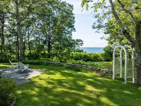 966 Main Street Vineyard Haven MA 02568