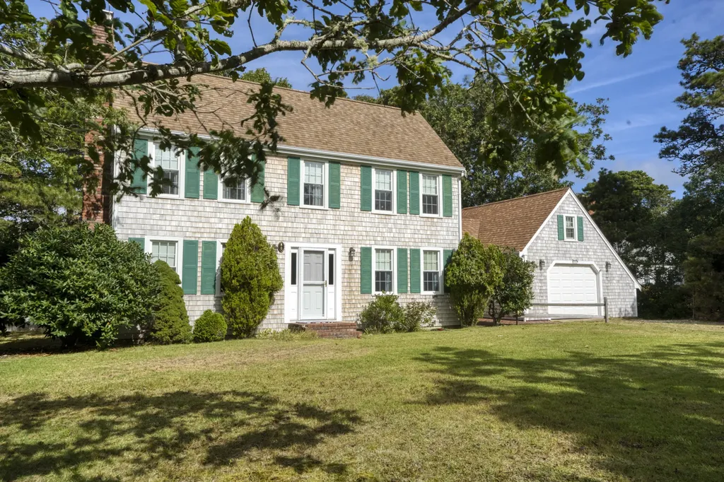 8 Marsh Hawk Circle Edgartown MA 02539