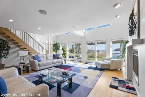 36 Burts Way Vineyard Haven MA 02568