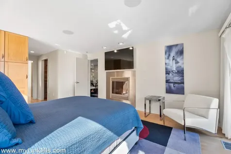 36 Burts Way Vineyard Haven MA 02568