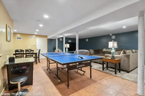 36 Burts Way Vineyard Haven MA 02568