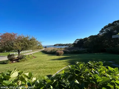 36 Burts Way Vineyard Haven MA 02568