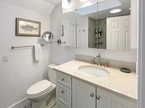 3 Meetinghouse Village Way Edgartown MA 02539
