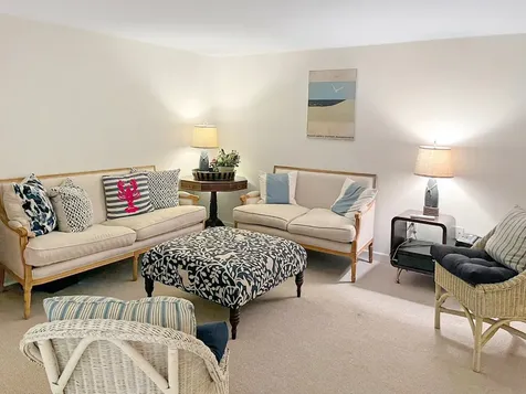 3 Meetinghouse Village Way Edgartown MA 02539
