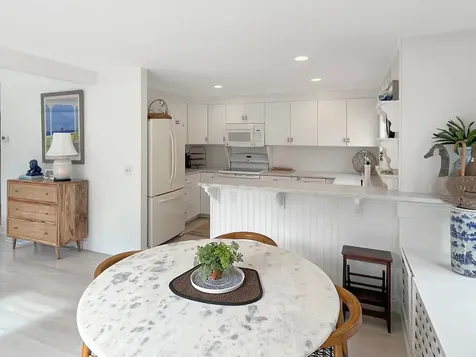 3 Meetinghouse Village Way Edgartown MA 02539