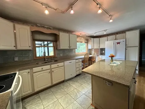 51 Head Of The Pond Road Oak Bluffs MA 02557