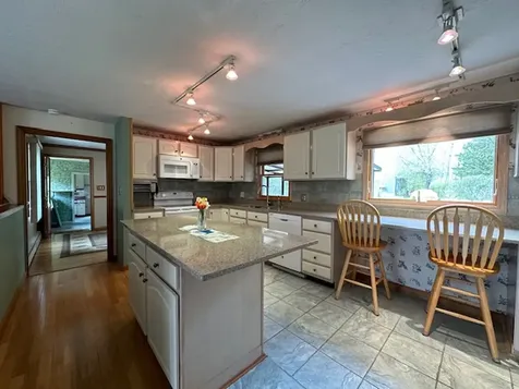 51 Head Of The Pond Road Oak Bluffs MA 02557