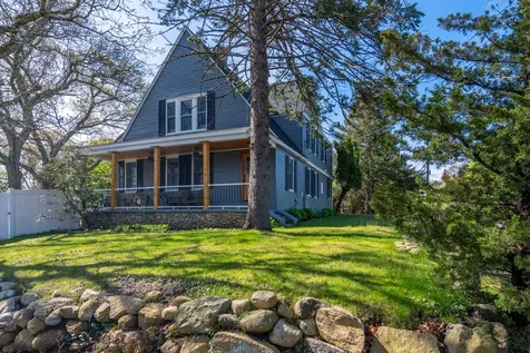 82 Edgartown Vineyard Haven Road Vineyard Haven MA 02568