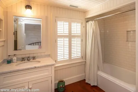 11 Cummings Way Edgartown MA 02539