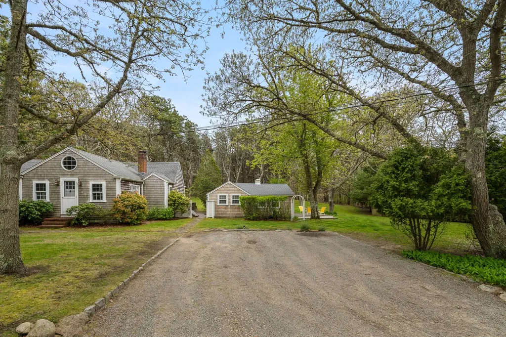 19 Oakdale Drive Edgartown MA 02539