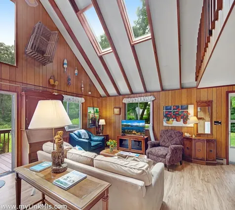 9 Galway Road West Tisbury MA 02575