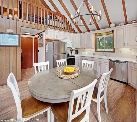 9 Galway Road West Tisbury MA 02575