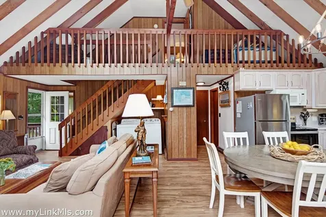 9 Galway Road West Tisbury MA 02575