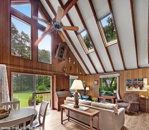 9 Galway Road West Tisbury MA 02575