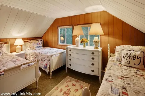 9 Galway Road West Tisbury MA 02575