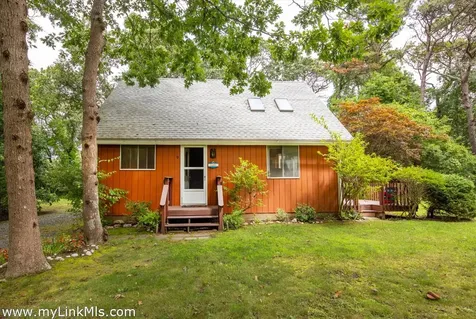 9 Galway Road West Tisbury MA 02575