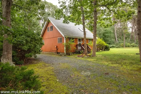 9 Galway Road West Tisbury MA 02575