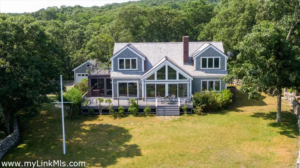 100 Gosnolds Way Chilmark MA 02535