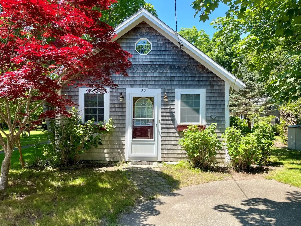 30 Pine Street Edgartown MA 02539